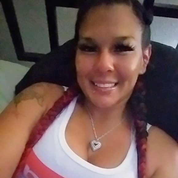 Meet the Posher Other - Meet your Posher, Veronica